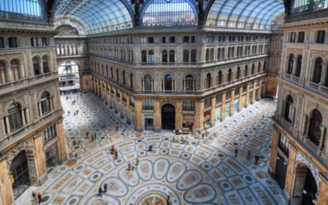 Napoli, aggiornamenti Galleria Umberto. Alla Radiazza l’assessore Trapanese: “Non si può occupare un bene pubblico ma dobbiamo ridare dignità ai tanti senzatetto” 4 galleria umberto