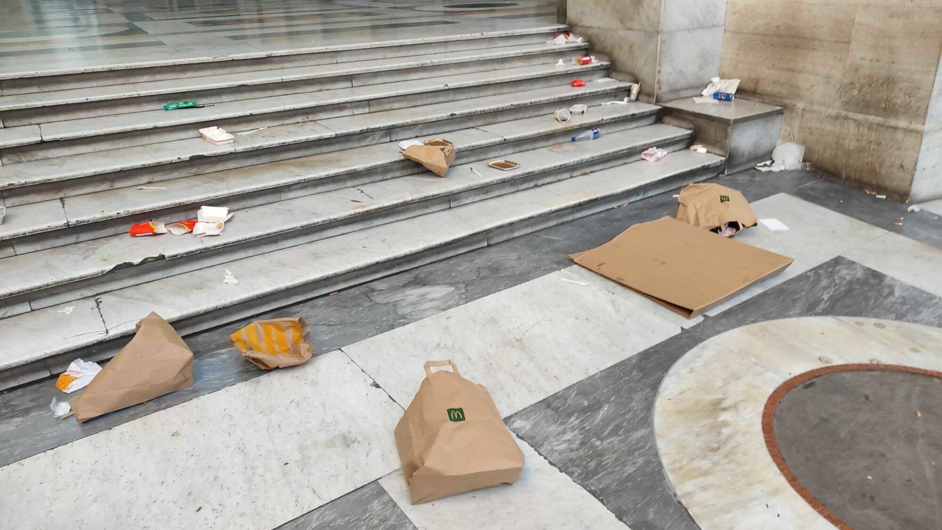 rifiuti galleria3