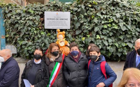 Giornata della Memoria, cerimonia in via Morghen in ricordo del piccolo Sergio De Simone. Europa Verde: "Ricordare diffondere certi messaggi è un dovere affinché tali barbarie non si ripetano più" 4 sergio12