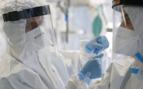 Covid-19, aumentano dell'86% i pazienti positivi sotto i 18anni: cosa succede? 2 terapia intensiva reparto covid