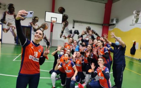 L’Oplonti Volley va come un treno e vince anche contro Matese (3-0). Coach Della Volpe: "Gara giocata in modo perfetto" 4 Oplonti Volley Selfie 10