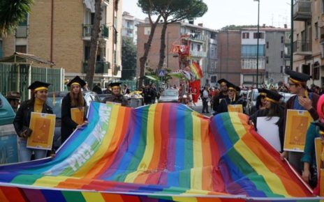 Napoli, Il Gridas non si tocca. Il senatore Ruotolo e lo scrittore De Giovanni: “Appello a Comune e Regione affinchè si tuteli istituzione culturale della città” 4 Carnevale GRIDAS