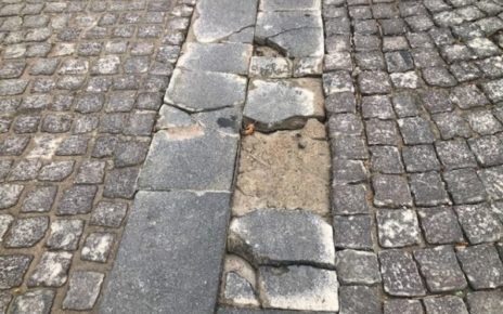 Vomero uno dei tanti dissesti in via Luca Giordano