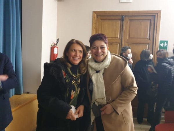 Palma Campania, "Il tempo delle fave": presentato al Teatro Comunale il libro di poesie di Luigi De Luca 12 fave12
