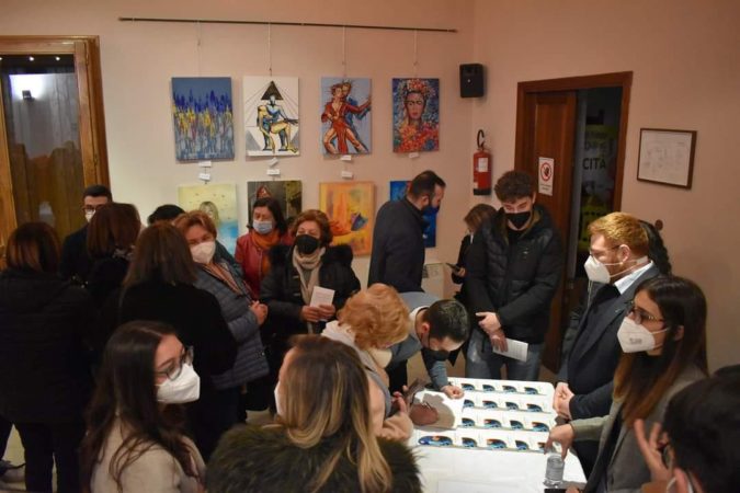 Palma Campania, "Il tempo delle fave": presentato al Teatro Comunale il libro di poesie di Luigi De Luca 4 fave4