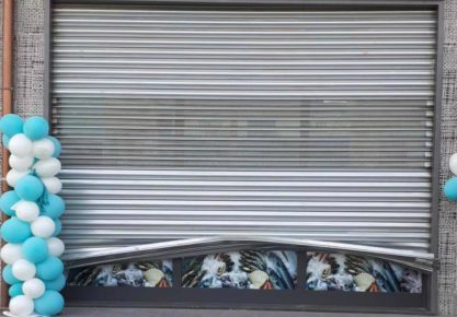 Giugliano, negozio inaugurato pochi giorni fa preso di mira dai banditi: in 4 tentano di fare irruzione nel locale scassinando la serranda 3 scasso1