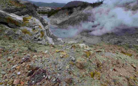 Pozzuoli, forte scossa di terremoto con epicentro nell'area Solfatara: spavento anche nel napoletano 4 scossa ansa