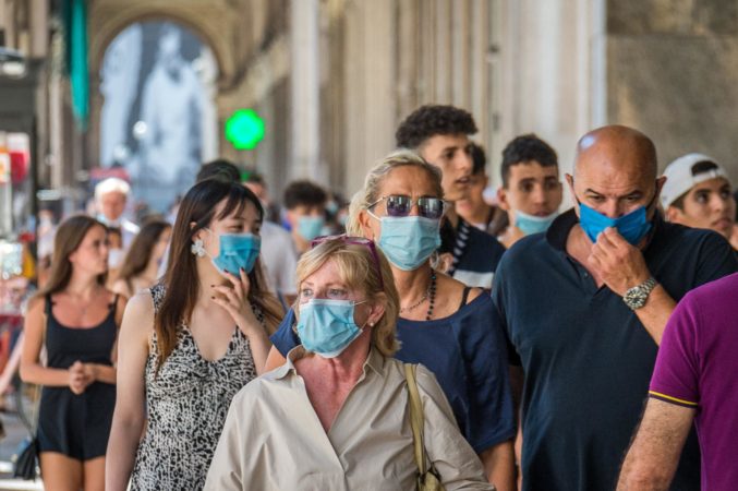 coronavirus mascherine passeggio fg