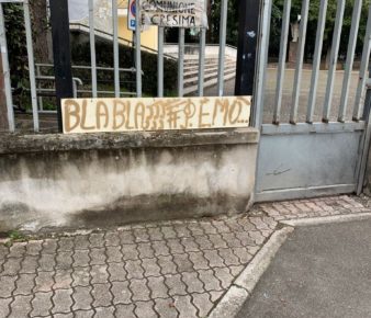 Padre Patriciello, nuova minaccia. Senatore Ruotolo: “Un nuovo messaggio della camorra, lo Stato, i clan alzano il tiro” 3 foto minaccia