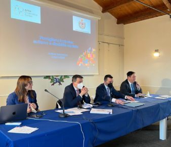 Pomigliano d'Arco, Autismo: "bollino di qualità" per i commercianti. Presentato progetto "Pomigliano Inclusiva, autismo e disabilità" 4 foto presentazione progett