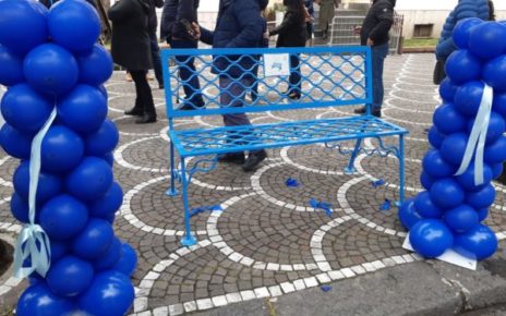 Giornata Mondiale Autismo, a Roccarainola inaugurata "panchina blu" 4 panchina blu