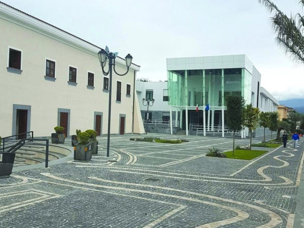 piazza San Gennaro Vesuviano e municipio e1635277827668