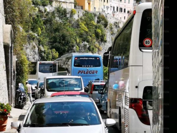 traffico costiera bus auto 01 1200x900 1