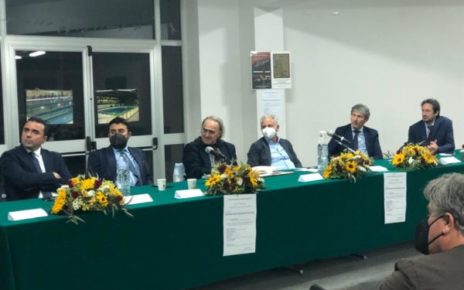 Campania, Vallo Comune Unico. Cammarano: "Discutere la proposta in Consiglio regionale” 4 Foto convegno2
