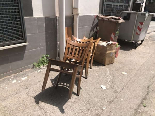 Napoli casa della socialita rifiuti