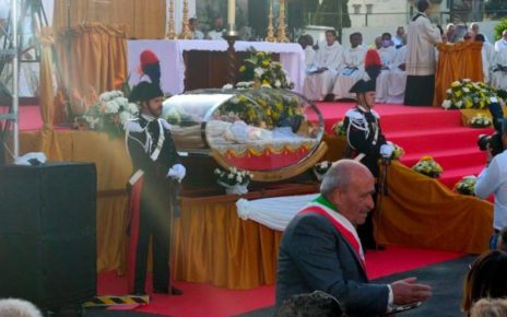 Don Giustino Maria Russolillo è Santo: Papa Francesco lo ha innalzato agli onori degli altari a 131 anni dalla nascita 6 SAN GIUSTINO