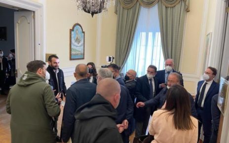 ZTL territoriale in Costa d'Amalfi, sindaco Milano: "Oggi un nuovo passo importante" 6 ZTL