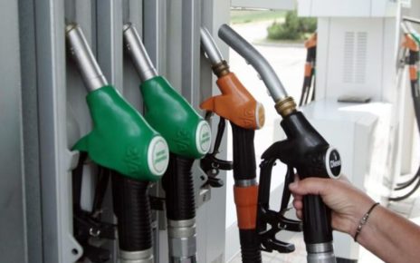 Energia, il Governo proroga all'8 luglio lo sconto sulla benzina. L'intervento viene inoltre esteso anche al metano 4 benzina diesel mano 2ftg