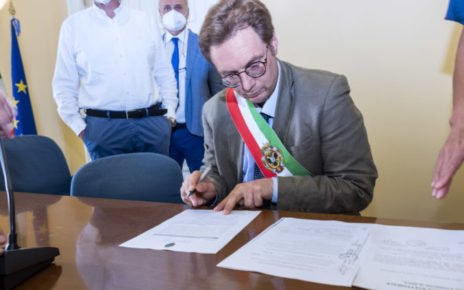 Nola, Proclamato sindaco Carlo Buonauro: “Emozione fortissima, responsabilità enorme: Nola deve recuperare il tempo perduto” 7 2 4