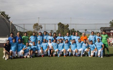 Calcio - I commercialisti napoletani vincono il terzo scudetto: battuto in finale il Palermo allo stadio Volpi di Salerno 4 I neo campioni dItalia commercialisti di Napoli