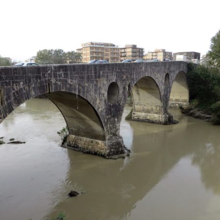 il ponte visto da via