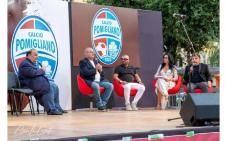 Pomigliano d'Arco, grande entusiasmo in Piazza Leone per la presentazione ufficiale del Pomigliano Calcio 4 301983975 1035381987178826 8728202101808635363 n