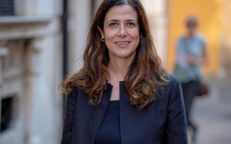 Elezioni, vicepresidente M5S Todde: "Siamo pronti a fare una campagna città per città, strada per strada, casa per casa, per raggiungere più persone possibili" 4 alessandra todde ape