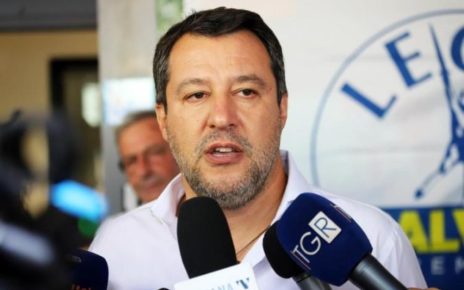 Elezioni, Salvini: "Nel programma di Governo del centrodestra dedicheremo attenzione al nucleare e al Ponte sullo Stretto di Messina" 3 salvini camicia fg