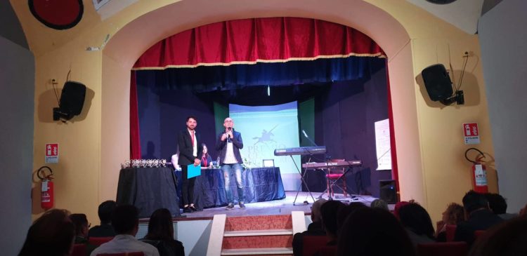 A Cercola la cerimonia di premiazione della IV Edizione del Premio Nazionale di Poesia, Musica e Fotografia “Cesare Filangieri” 8 308658106 789196265745306 7633282935050160920 n
