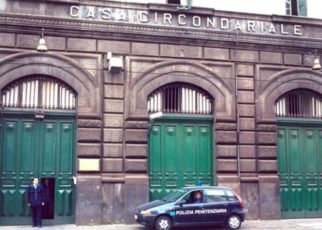 Napoli, Radicali: domani visita al carcere di Poggioreale 40 Carcere di Poggioreale