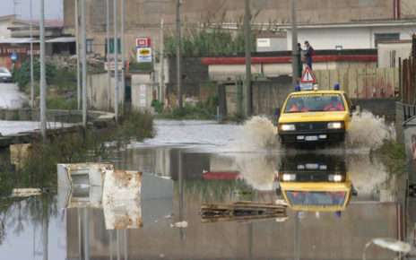 Campania, Maltempo. Esonda il Sarno a Castellammare di Stabia: volontari Protezione civile salvano persone rimaste bloccate 4 4cdb553a17c2d41900282766878f9c68