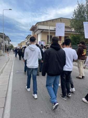 Acerra, Marcia contro la camorra a 40anni dalla storica manifestazione d Don Riboldi. Europa Verde: “Noi sempre in prima fila contro la criminalità e al fianco delle persone per bene” 4 Marcia Acerra 6