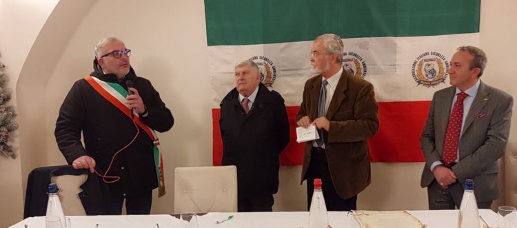 1. Sindaco S. Di Sarno Buon Natale AISA Somma Vesuviana NA 21.12.2022