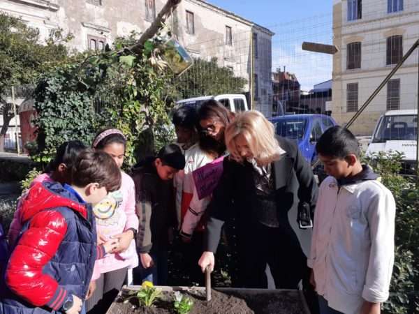 Palma Campania, una mattinata all’Orto Sociale: gli alunni della “A. De Curtis” a lezione di agricoltura 5 317559253 130512453178208 8865821550952126726 n