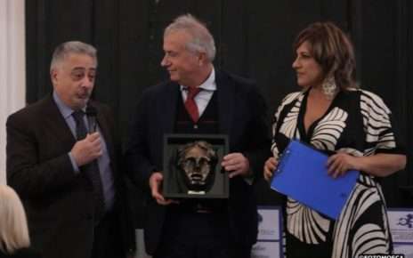 Il premio “SCUGNIZZO PER IL SOCIALE” a Dario Vassallo presidente della Fondazione "Angelo Vassallo Pescatore" 5 Dario Vassallo Premio alla Fondazione Angelo Vassallo