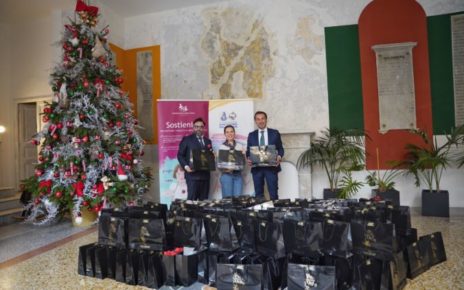 Napoli, "Un libro per un sorriso": iniziativa benefica di Artis Suavitas Aps per i bambini del Santobono-Pausilipon 5 IMG 20221222 WA0025