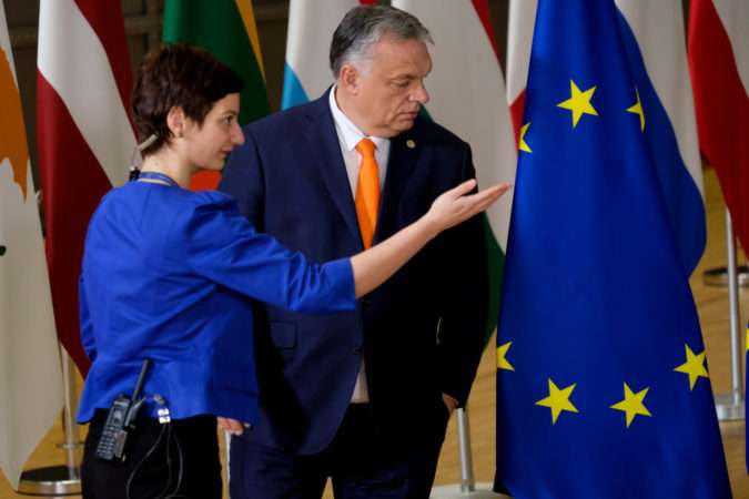 Popolari europei la fatica a distanziarsi da Orban