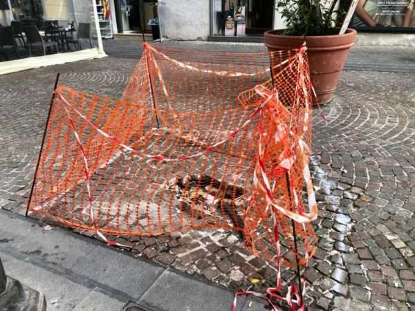 Vomero via Merliani buca transennata