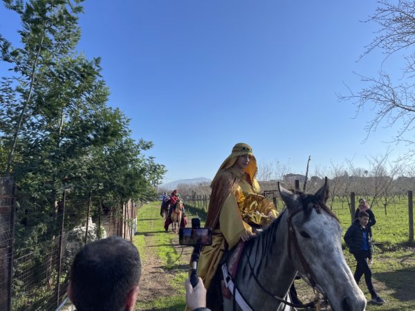 Somma Vesuviana, al Castello di Lucrezia D’Alagno i Re Magi arrivano a cavallo 5 041