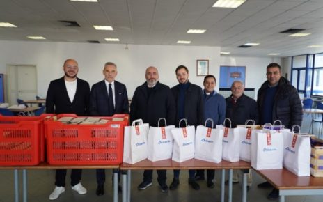 Napoli, conclusa l'iniziativa della mensa solidale Atitech. Lettieri: "Rendiamola operativa tutto l'anno" 4 Mensa solidale Atitech2022