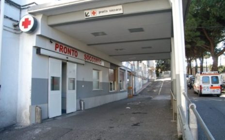 Acerra, Auriemma (M5S): "Ferma condanna per l'aggressione subita dagli operatori del pronto soccorso" 3 pronto soccorso acerra