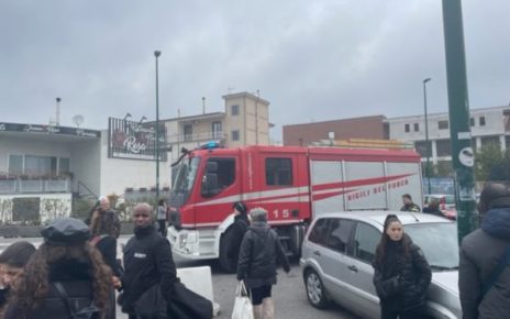 Napoli, persona si lancia sotto il treno della Circumflegrea 7 IMG 8086
