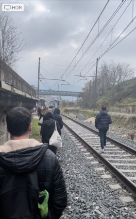Napoli, persona si lancia sotto il treno della Circumflegrea 6 IMG 8097