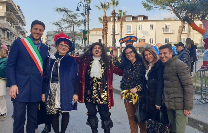 Carnevale Palmese 2023, l'entusiasmo e la creatività degli alunni dell'I.C "V. Russo" e "A. De Curtis" 4 decurtis3