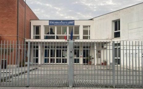 Marigliano, aule freezer alla scuola Media "Elia Aliperti": il condizionatore è fuori uso 7 eia aliperti