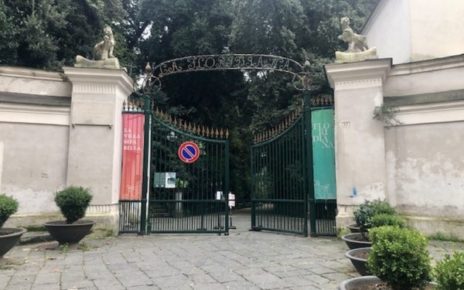Napoli via Cimarosa ingresso villa Floridiana 1