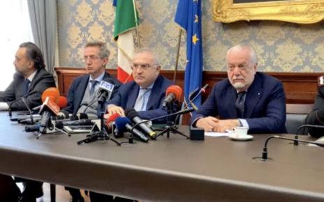 Disordini Napoli-Eintracht, De Laurentiis: "La politica italiana se n'è sempre lavata le mani. La Meloni faccia come in Inghilterra" 3 de laurentiis prefettura napoli screen gpo