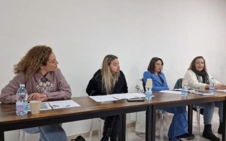 Guardia Sanframondi, Mariapia Rapuano ospite dell'Hug - hub per la presentazione di "Scaffali di ricordi" 5 guardia1