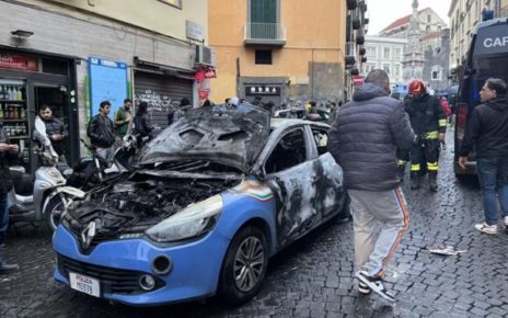 Napoli-Eintracht Francoforte, Saiello (M5S): "Manfredi e De Luca chiedano il risarcimento dei danni alle istituzioni coinvolte” 3 napoli scontri auto bruciata1 fg