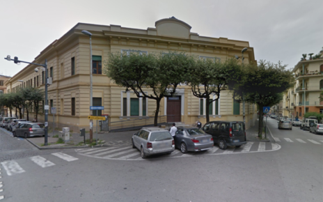 Castellammare di Stabia, Plinio Seniore. il Consiglio d’Istituto: "Non siamo terra di nessuno, solidarietà alla prof" 5 plinio seniore